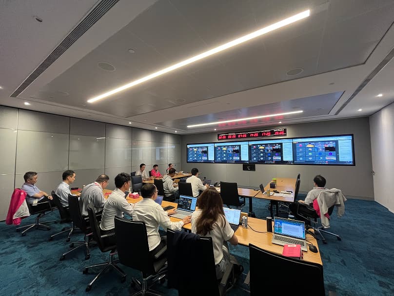 ONE employees daily vessel monitoring